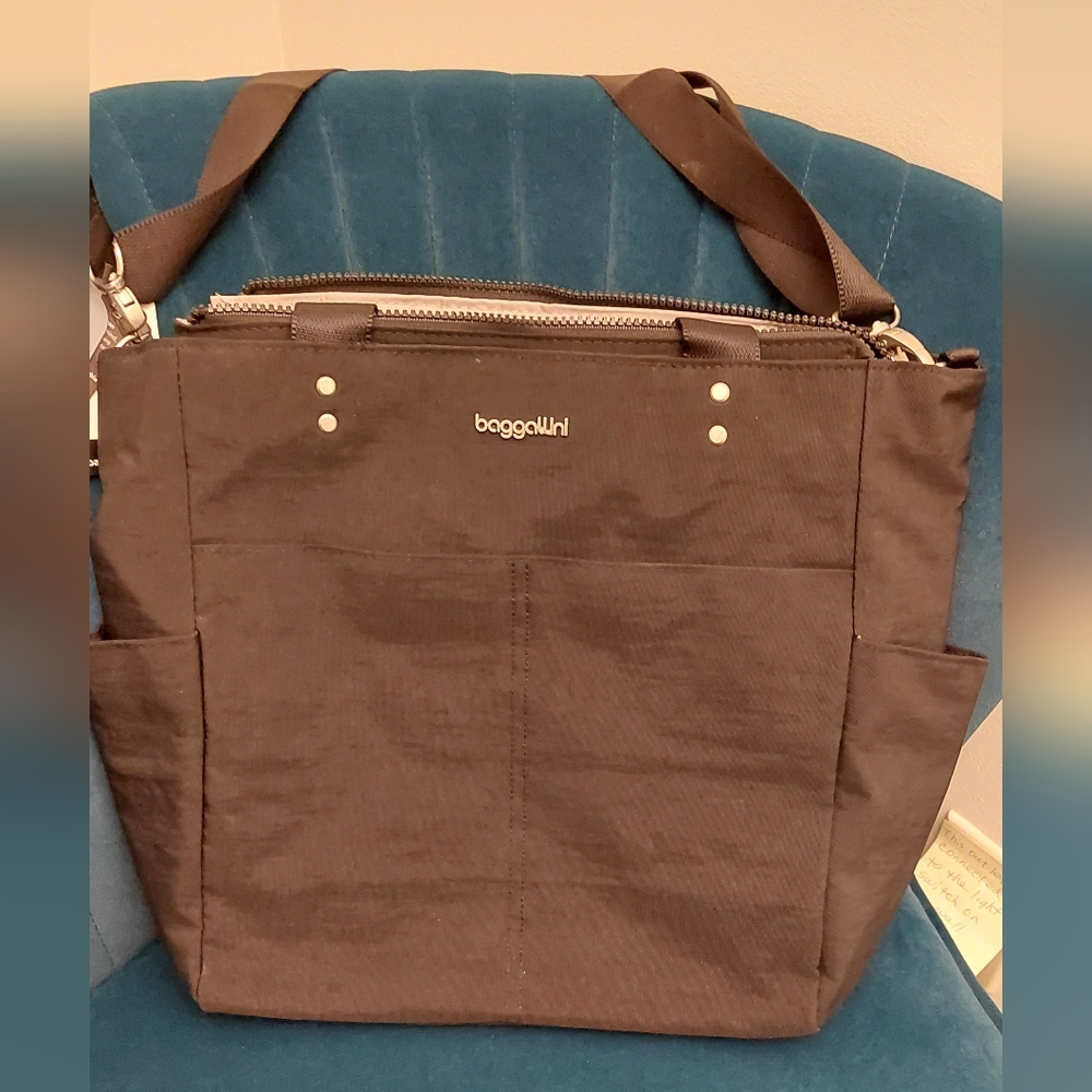 Baggallini Carry all tote